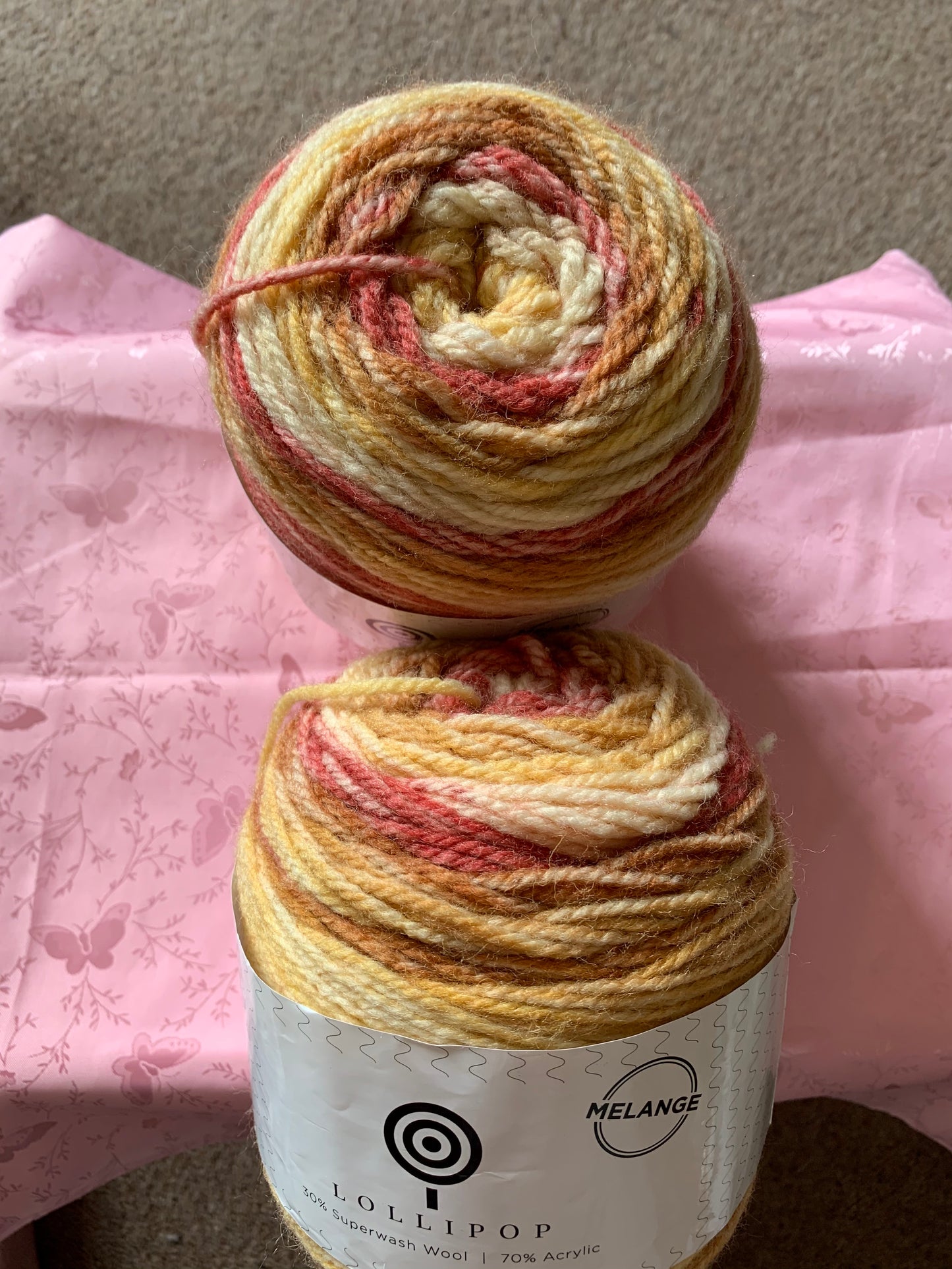 Aran Multicoloured Cakes