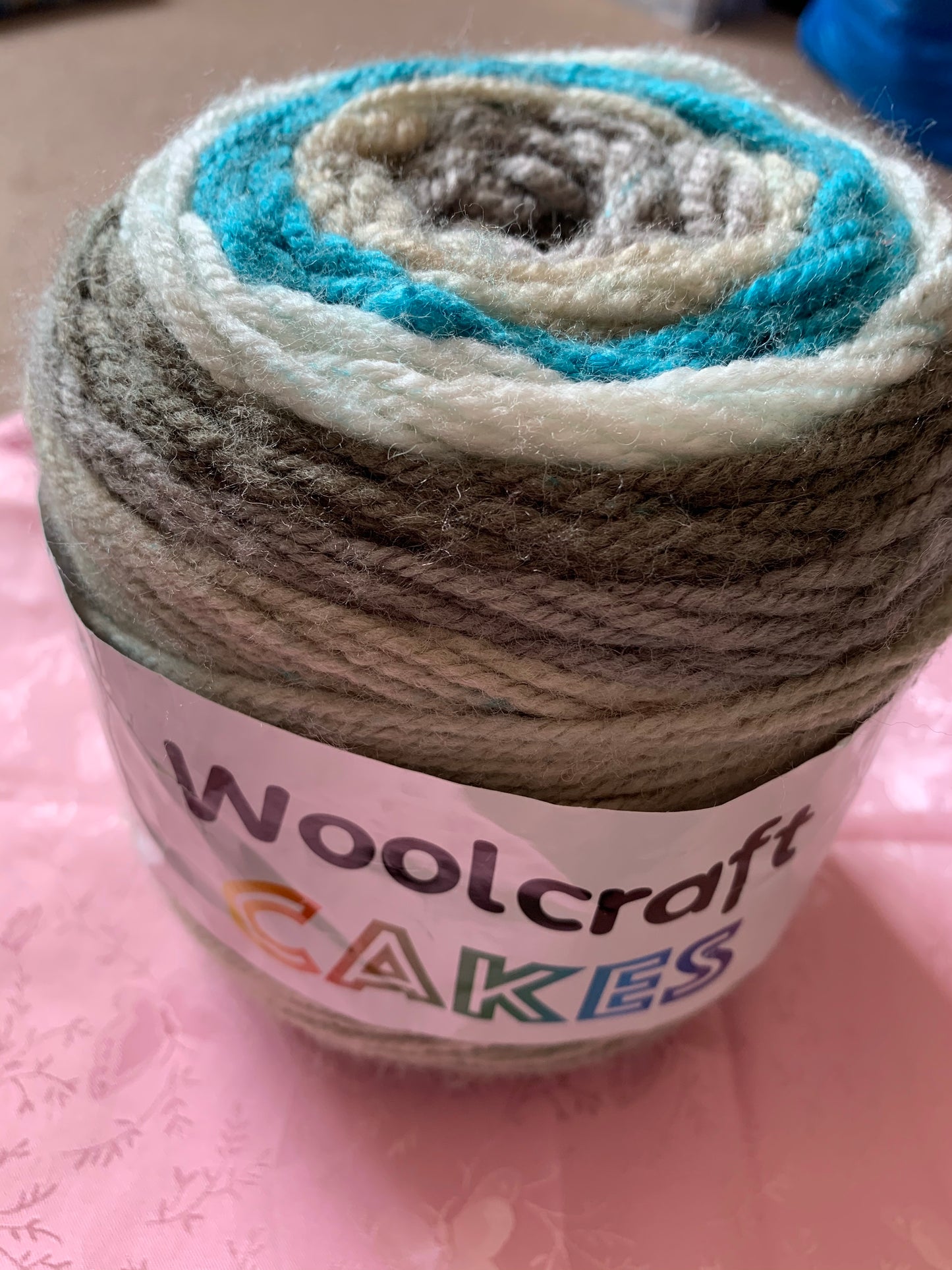 Aran Multicoloured Cakes